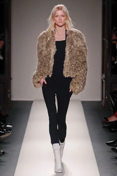 Look 7